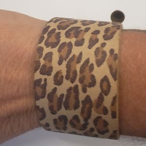 Leather animal print bracelet
